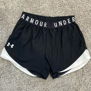 black under armour shorts. size xs